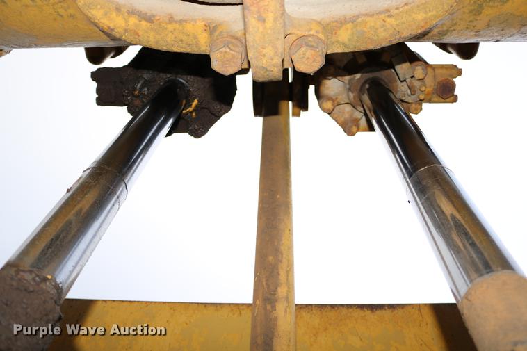 image for item DD0042 1983 Caterpillar 627B conventional scraper