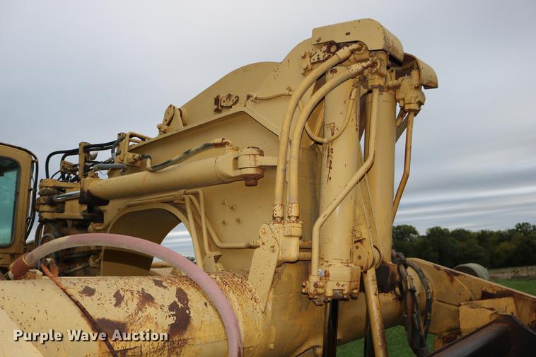image for item DD0042 1983 Caterpillar 627B conventional scraper