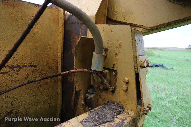 image for item DD0042 1983 Caterpillar 627B conventional scraper