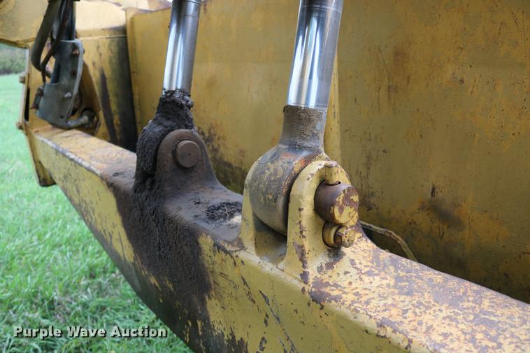 image for item DD0042 1983 Caterpillar 627B conventional scraper