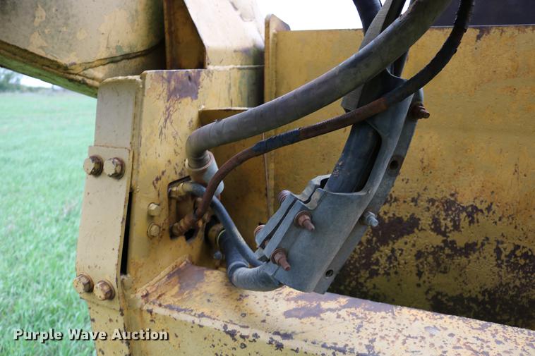 image for item DD0042 1983 Caterpillar 627B conventional scraper
