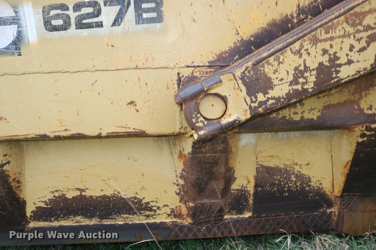 image for item DD0042 1983 Caterpillar 627B conventional scraper