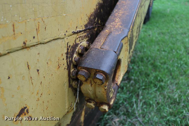 image for item DD0042 1983 Caterpillar 627B conventional scraper