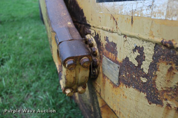 image for item DD0042 1983 Caterpillar 627B conventional scraper