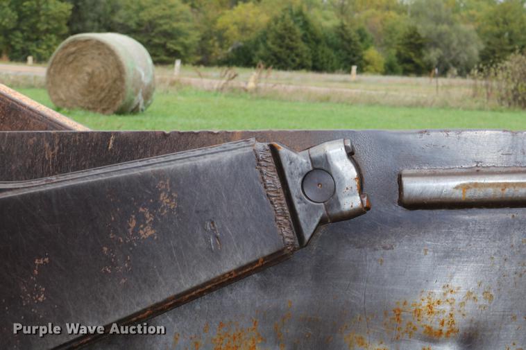 image for item DD0042 1983 Caterpillar 627B conventional scraper