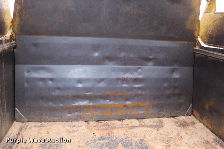 image for item DD0042 1983 Caterpillar 627B conventional scraper