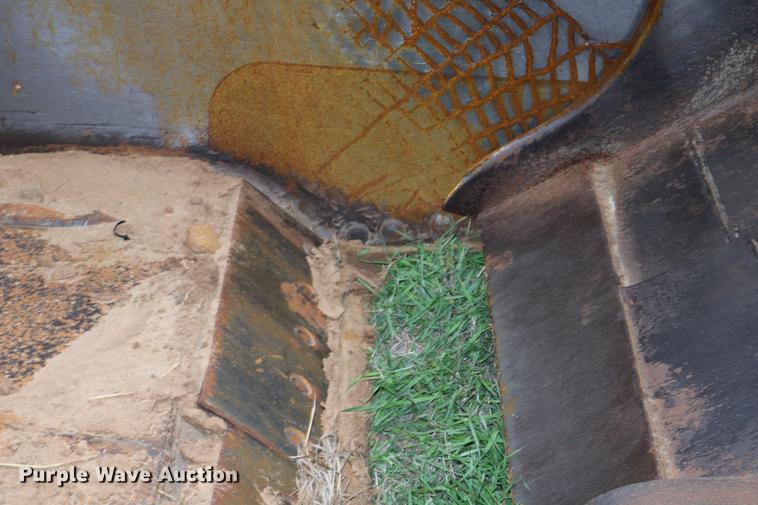 image for item DD0042 1983 Caterpillar 627B conventional scraper