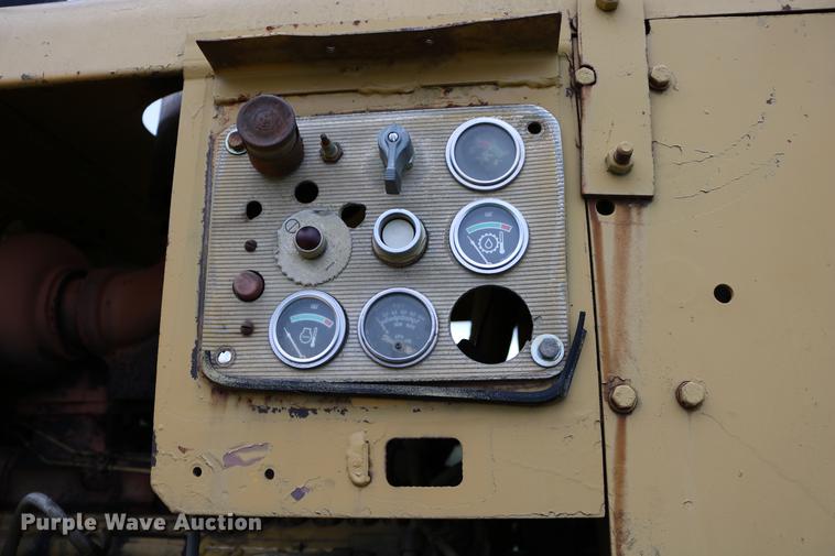 image for item DD0042 1983 Caterpillar 627B conventional scraper