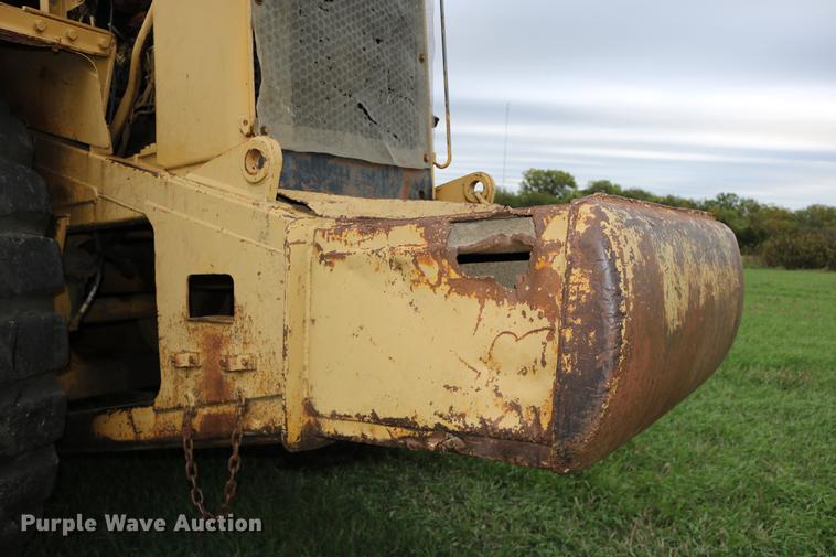 image for item DD0042 1983 Caterpillar 627B conventional scraper