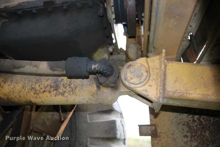 image for item DD0042 1983 Caterpillar 627B conventional scraper