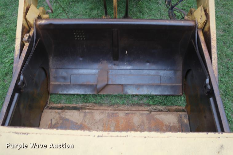image for item DD0042 1983 Caterpillar 627B conventional scraper