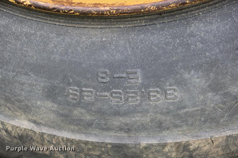 image for item DD0042 1983 Caterpillar 627B conventional scraper