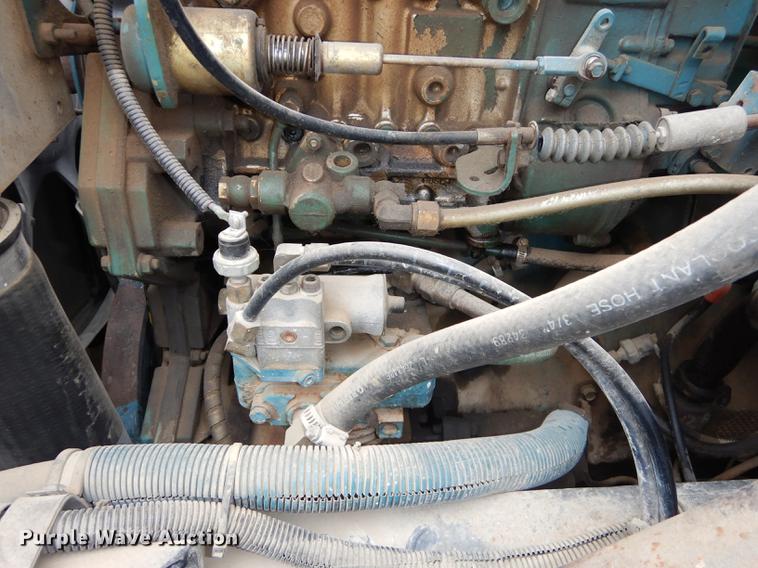 image for item DD0790 1996 International 4900 flatbed truck