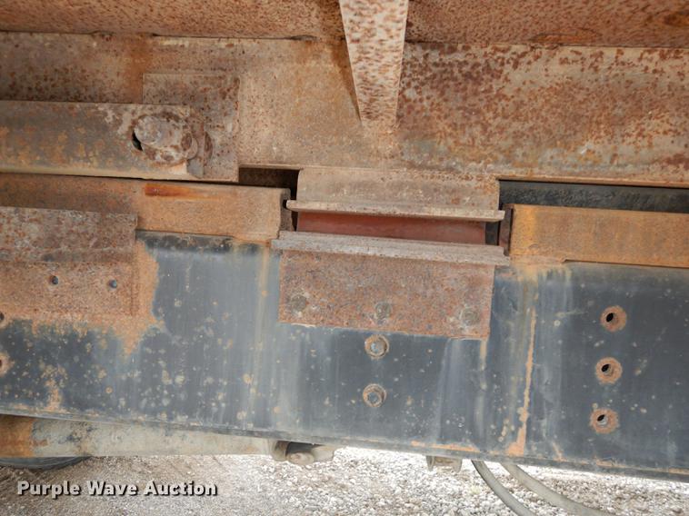 image for item DD0790 1996 International 4900 flatbed truck