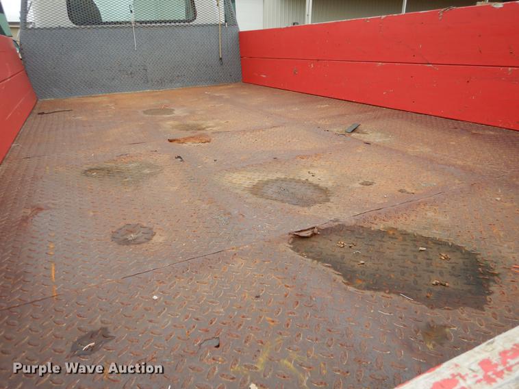 image for item DD0790 1996 International 4900 flatbed truck