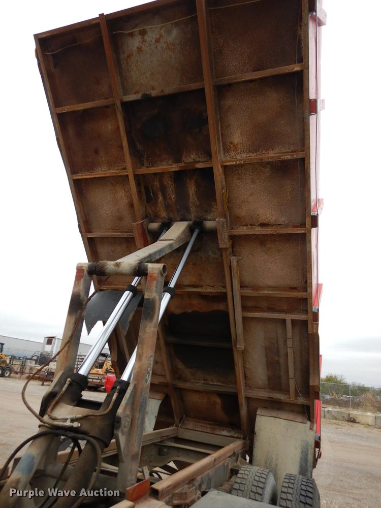 image for item DD0790 1996 International 4900 flatbed truck