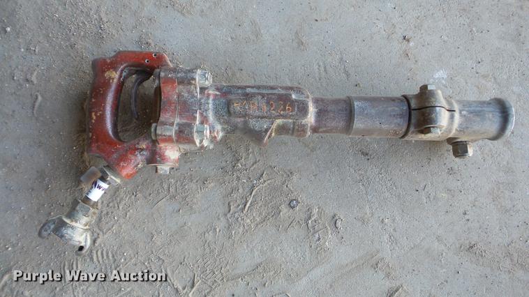 image for item DW9163 2004 Tamco air hammer/breaker