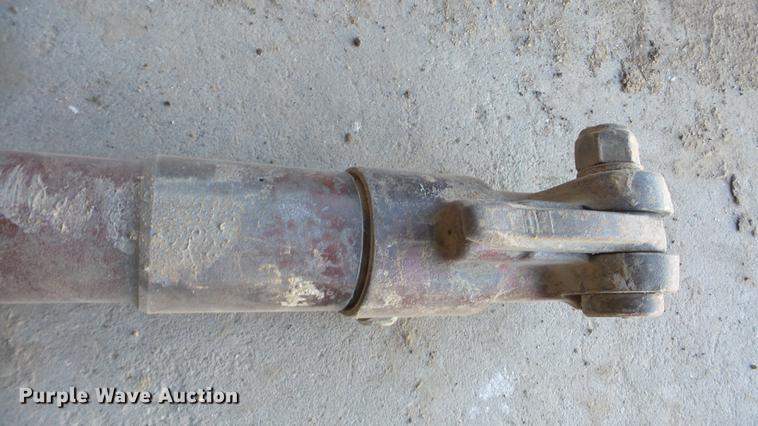 image for item DW9163 2004 Tamco air hammer/breaker