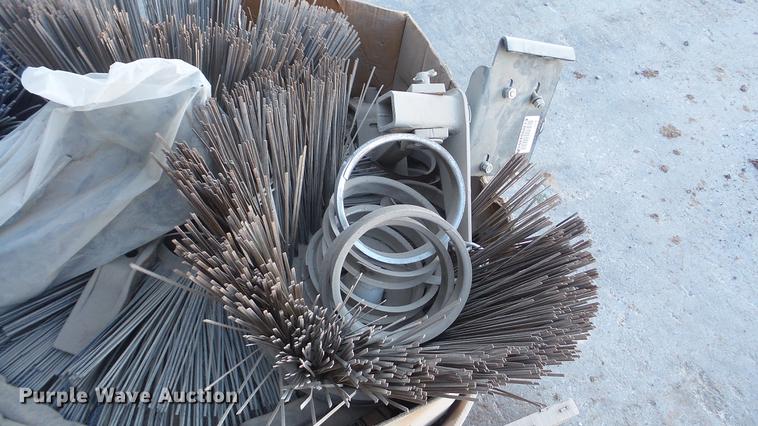 image for item DW9165 Gutter brush kit