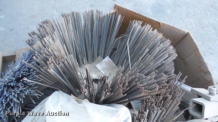 image for item DW9165 Gutter brush kit