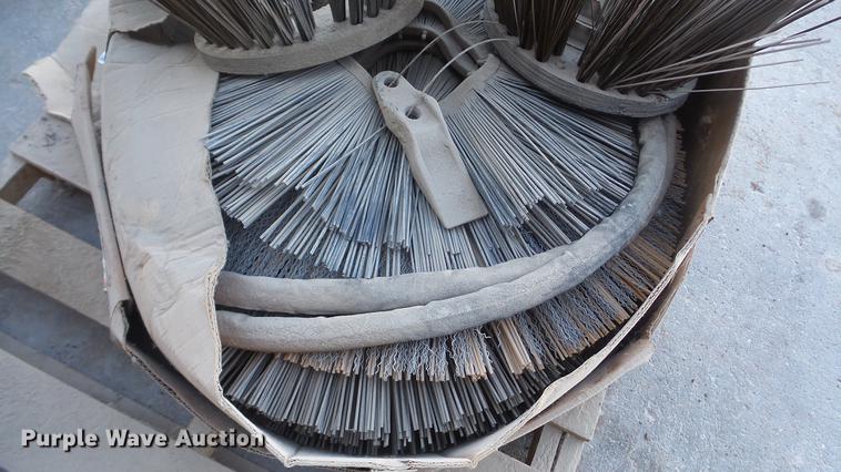 image for item DW9165 Gutter brush kit