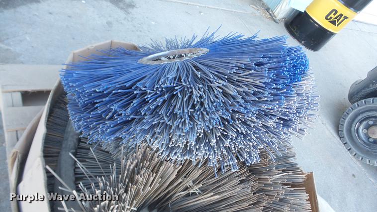 image for item DW9165 Gutter brush kit