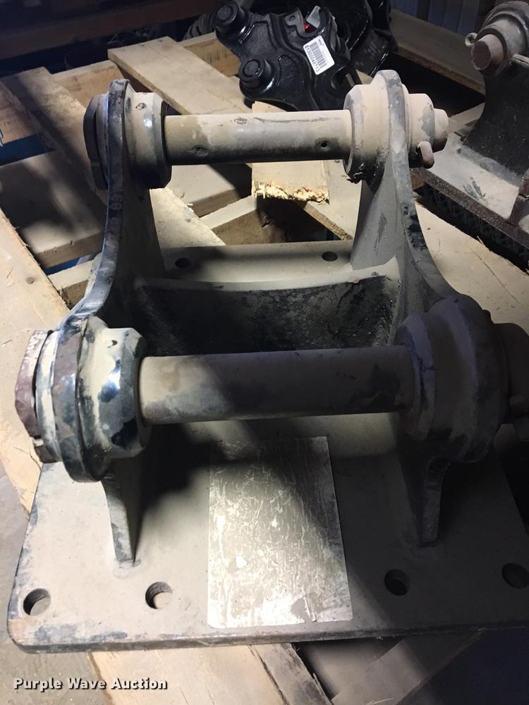 image for item DW9229 Caterpillar H63 hammer bracket