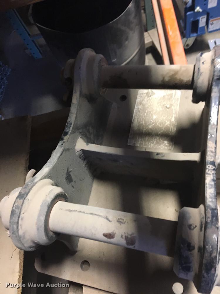 image for item DW9229 Caterpillar H63 hammer bracket