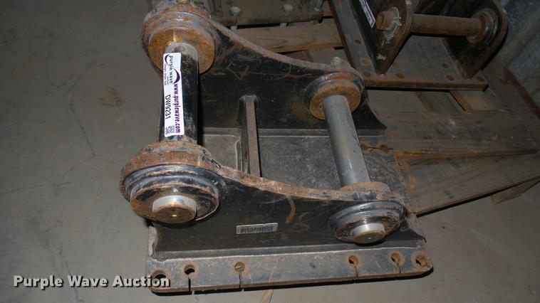 image for item DW9231 Caterpillar hammer mounting bracket