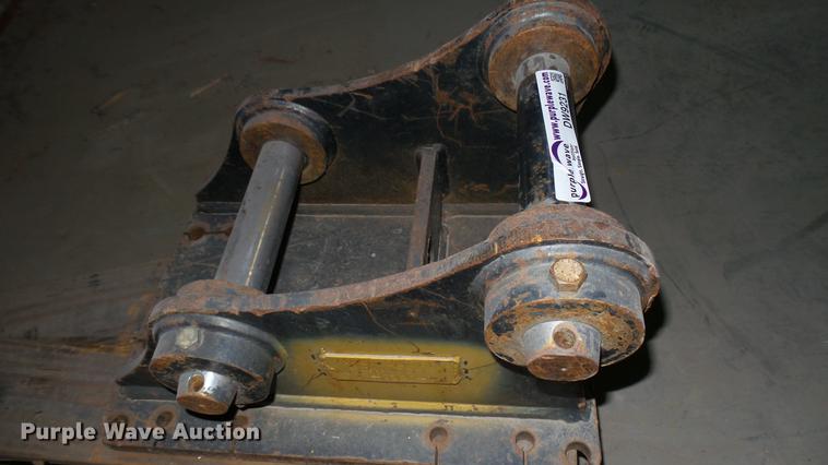 image for item DW9231 Caterpillar hammer mounting bracket