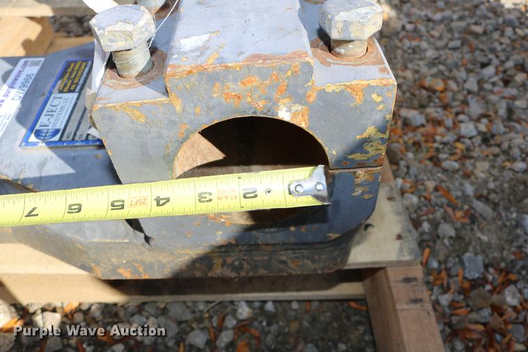 image for item DW9986 Eject scraper hitch