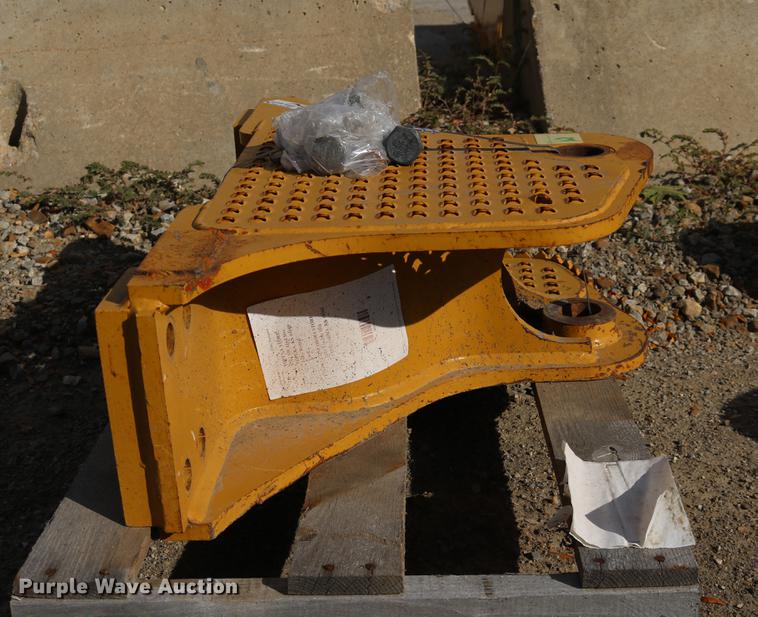 image for item DW9991 Caterpillar D6K dozer draw bar