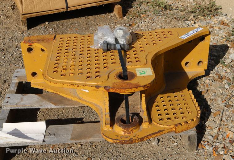 image for item DW9991 Caterpillar D6K dozer draw bar