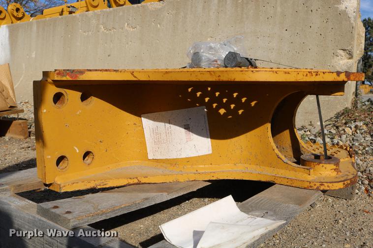 image for item DW9991 Caterpillar D6K dozer draw bar