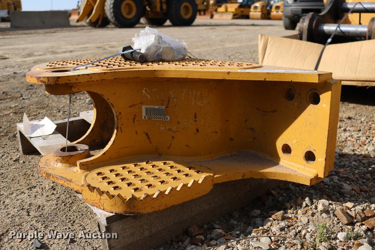 image for item DW9991 Caterpillar D6K dozer draw bar