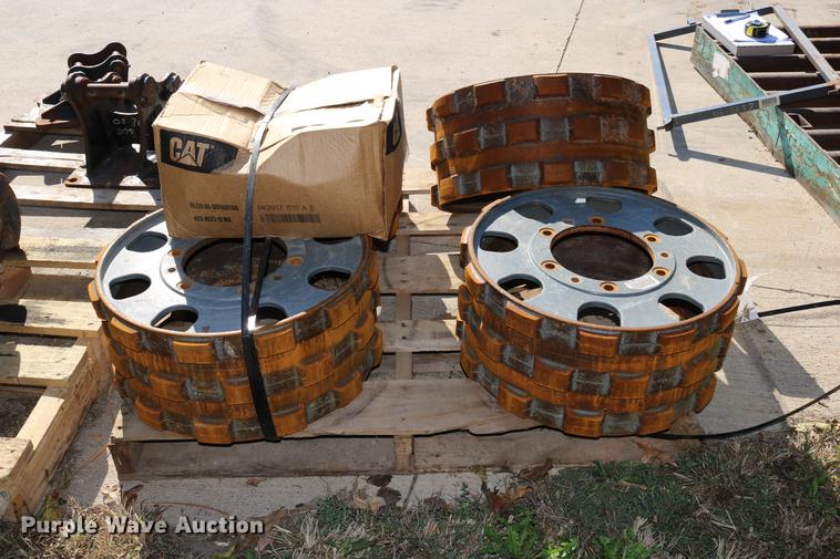 image for item DW9994 (4) Caterpillar trench roller drums