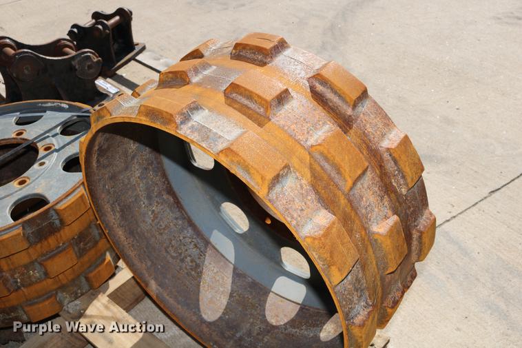 image for item DW9994 (4) Caterpillar trench roller drums