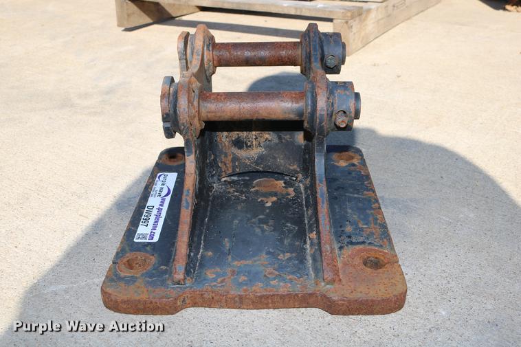 image for item DW9997 Mini Hex hammer/compactor bracket