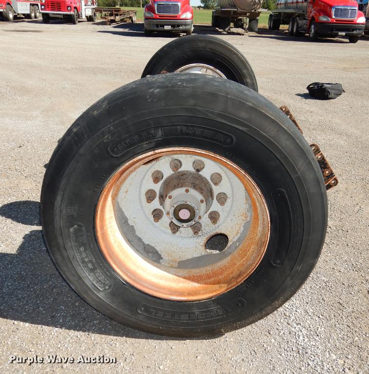 image for item EE9068 2005 Ridewell tag axle assembly