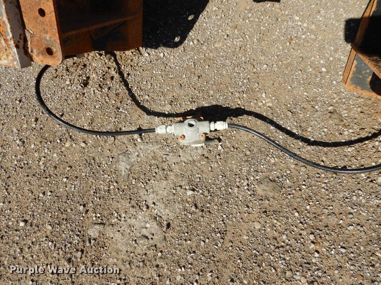 image for item EE9068 2005 Ridewell tag axle assembly