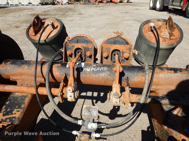 image for item EE9068 2005 Ridewell tag axle assembly