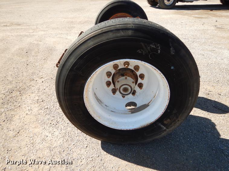 image for item EE9068 2005 Ridewell tag axle assembly