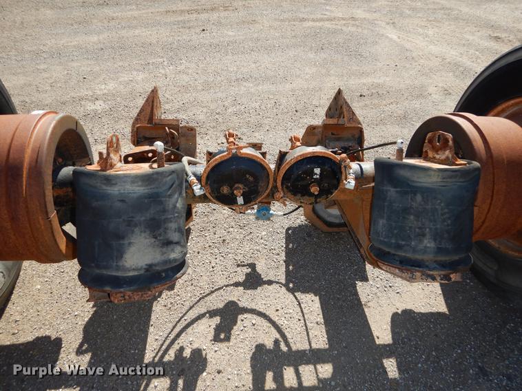 image for item EE9068 2005 Ridewell tag axle assembly