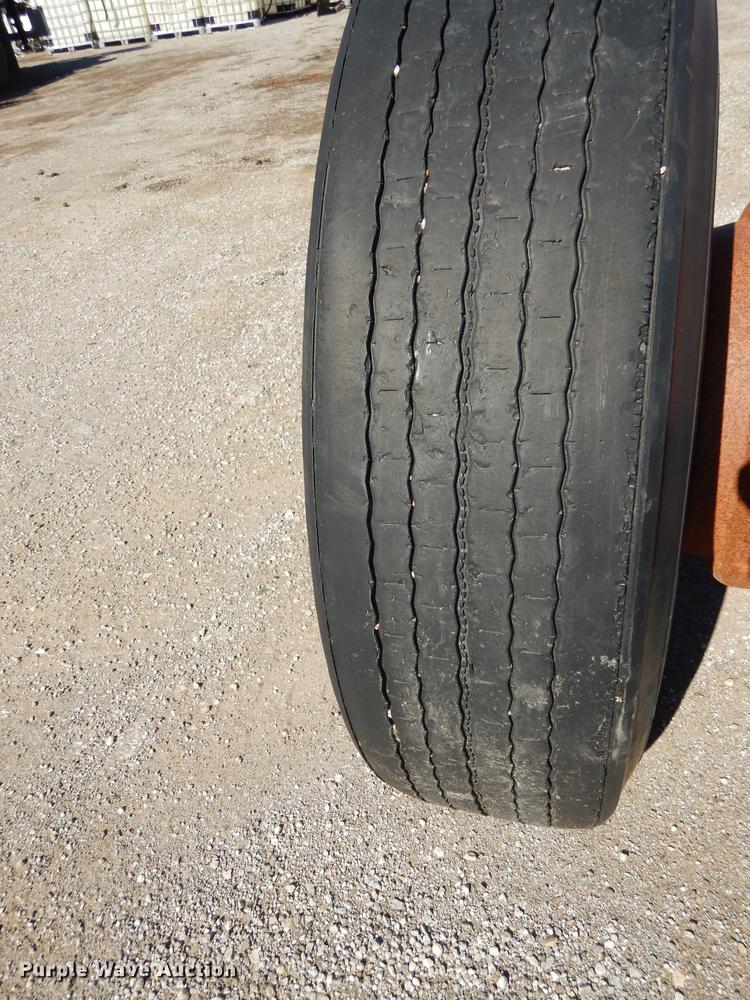 image for item EE9068 2005 Ridewell tag axle assembly