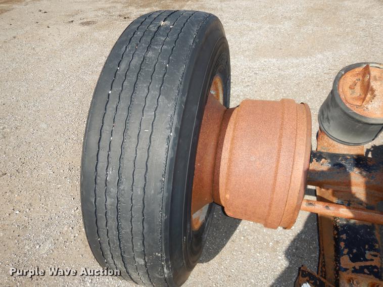 image for item EE9068 2005 Ridewell tag axle assembly