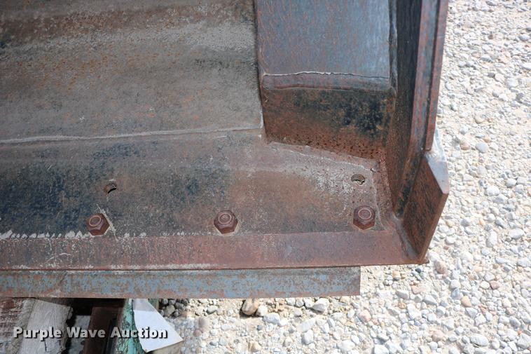 image for item EE9754 Caterpillar 908H wheel loader bucket