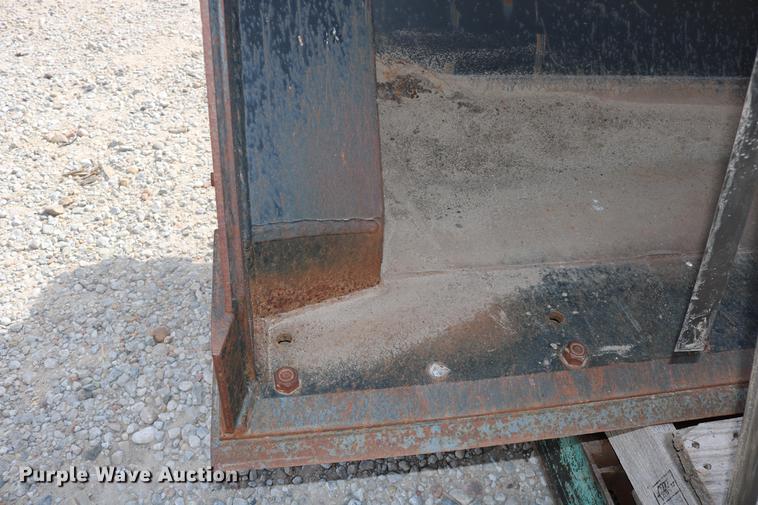 image for item EE9754 Caterpillar 908H wheel loader bucket