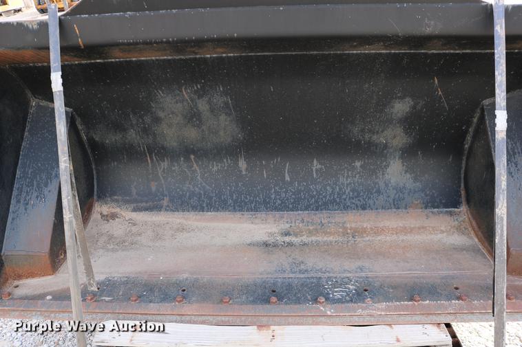 image for item EE9754 Caterpillar 908H wheel loader bucket