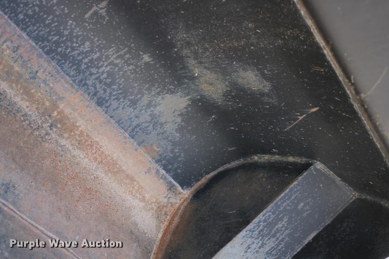 image for item EE9754 Caterpillar 908H wheel loader bucket