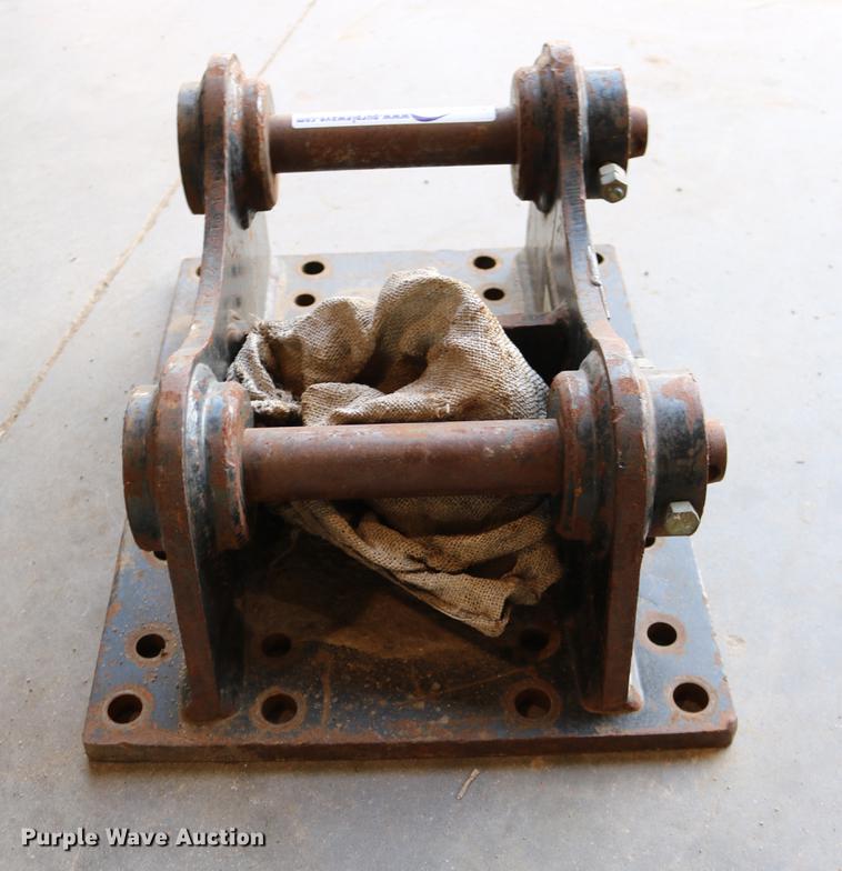 image for item EE9755 Mini Hex hammer/compactor bracket